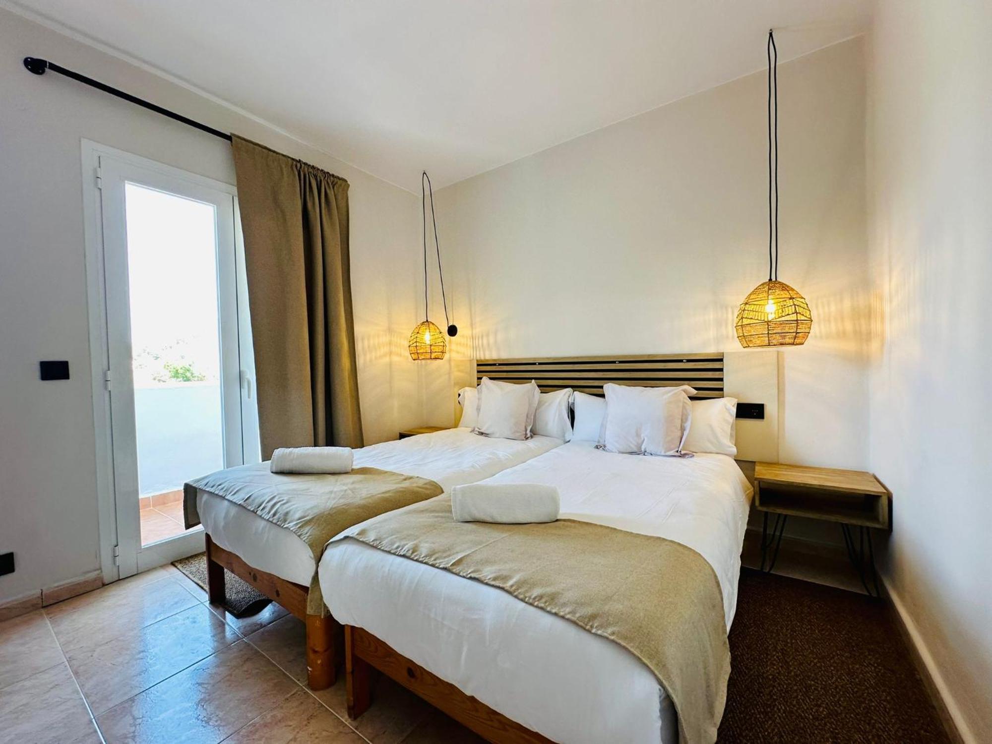 Apartamentos Ses Veles Cala Llonga  Exterior foto