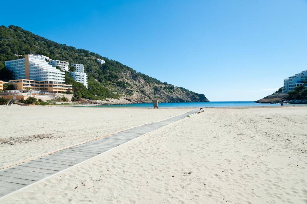 Apartamentos Ses Veles Cala Llonga  Exterior foto